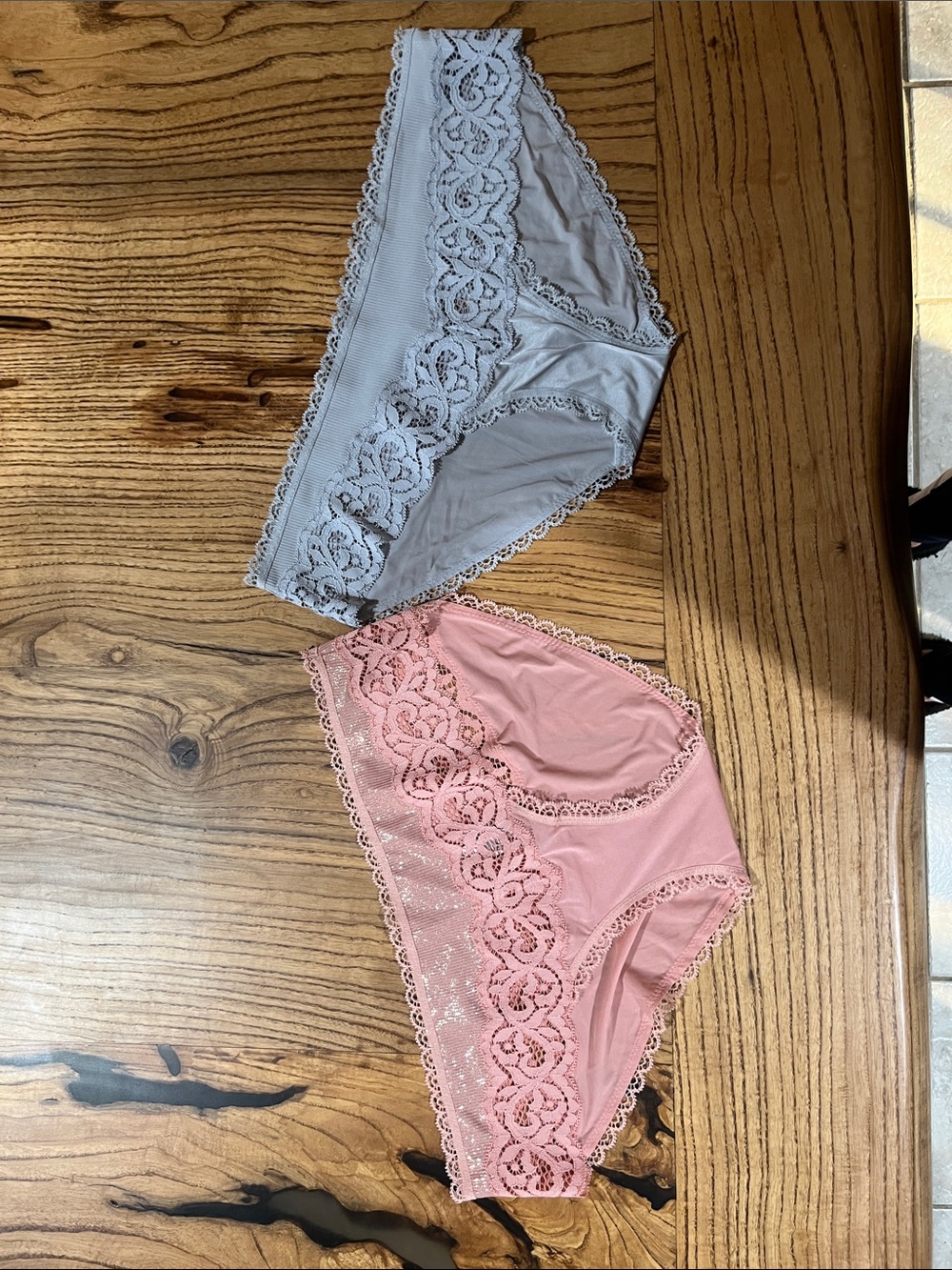 Body by Victoria Bikinis size medium. Washed, from clean home.
